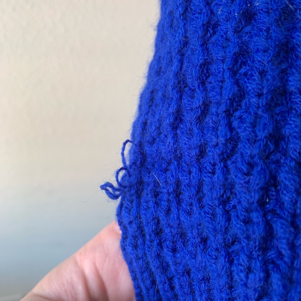 Blue Sweater - Picture 4 of 4
